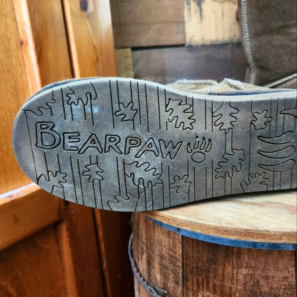 BEARPAW TALL FUR LINED BOOTS-SIZE 8